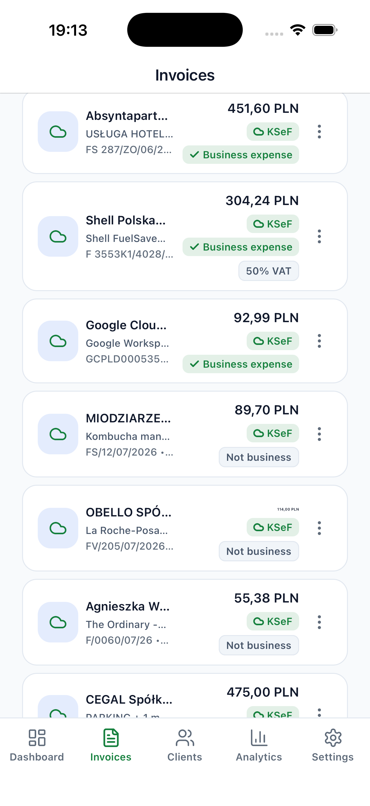 InvoiceRate purchase invoice list with KSeF status and business expense labels